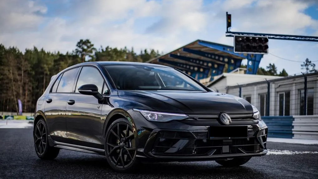 Volkswagen Golf R: Ještě lepší „erko“, které umí jezdit bokem – ale jeden detail vás možná naštve