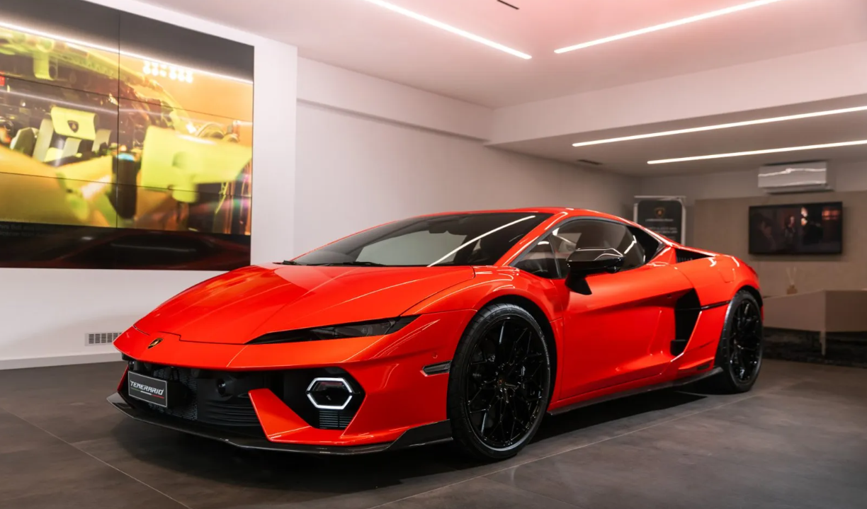 Lamborghini Temerario: Nový nástupce Huracánu má 920 koní, hybridní srdce a dechberoucí parametry